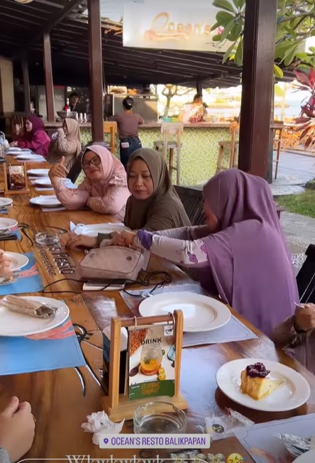 10 Hidangan di lamaran Putri D'Academy dan Abdul Azis, penuh aneka kue khas Bugis