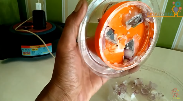 Bermodal toples bekas, ini cara bikin alat pengiris bawang otomatis yang buat masak jadi lebih praktis