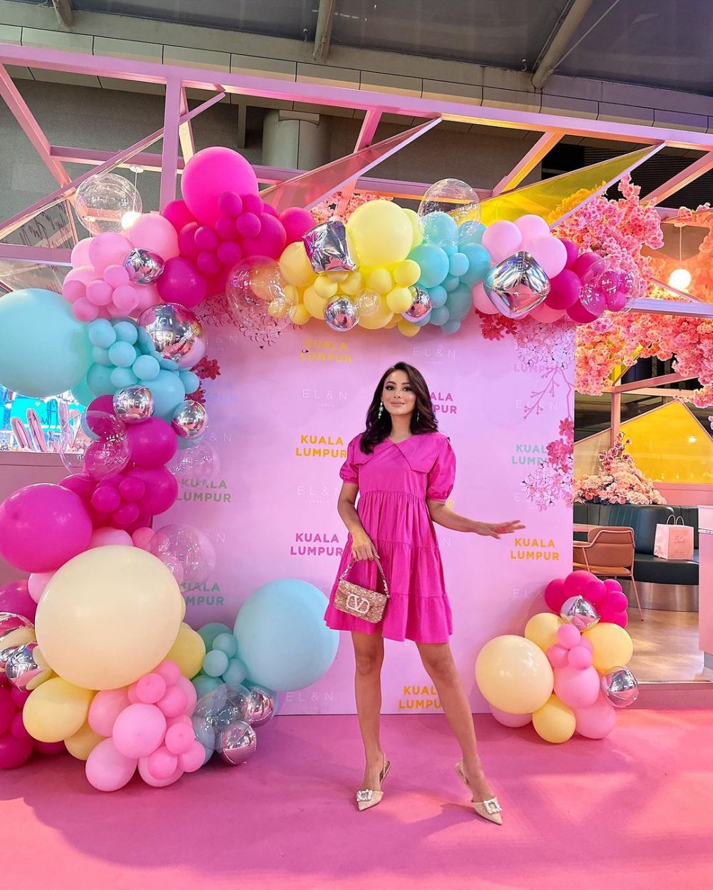 jebolan Puteri Indonesia ikut tren dandan jadi Barbie © 2023 brilio.net jebolan Puteri Indonesia ikut tren dandan jadi Barbie © 2023 brilio.net