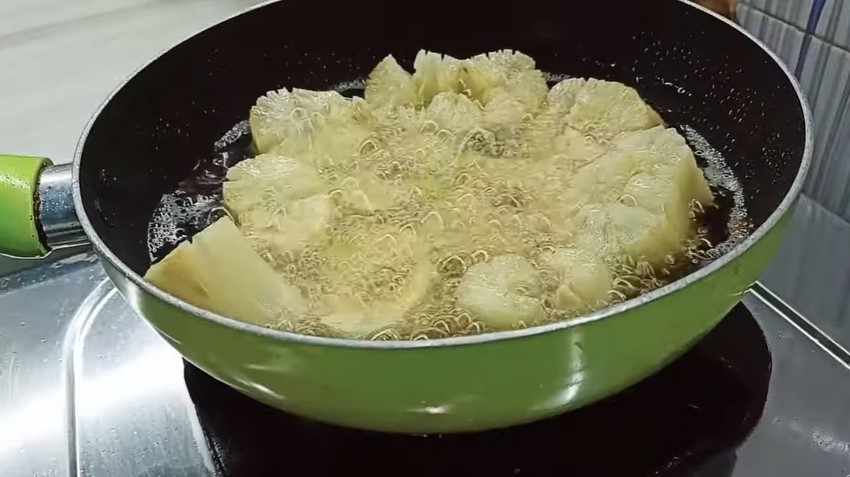 Bukan direbus dulu, begini cara bikin singkong goreng tetap empuk dan merekah