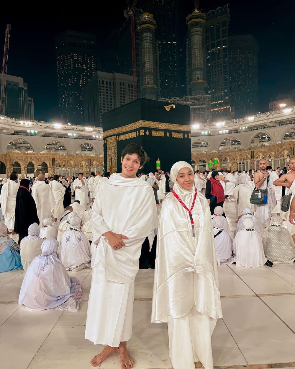 potret seleb ke Tanah Suci bareng kekasih © berbagai sumber