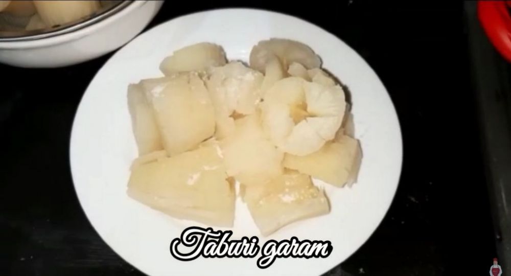Tak perlu bahan tambahan, begini cara merebus singkong agar cepat empuk dan merekah dalam 10 menit