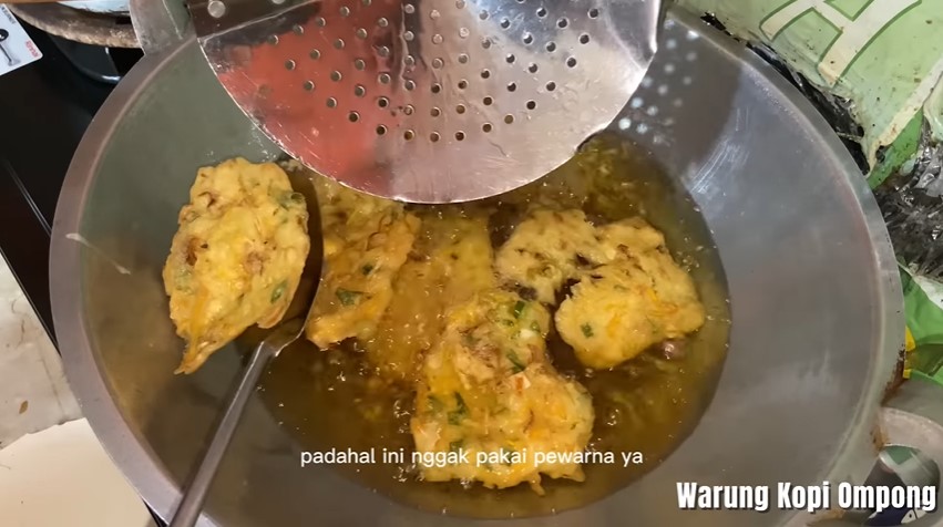 Hanya pakai 1 jenis tepung, ini trik bikin adonan bakwan sayur yang renyah dan warnanya tetap cerah