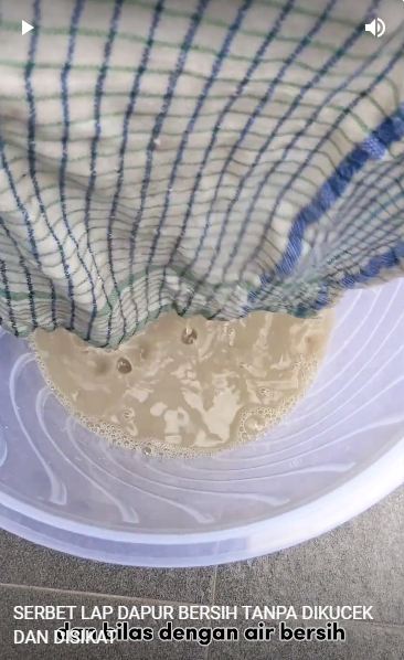 Cara praktis cuci lap dapur tanpa dikucek dan disikat, cukup pakai 3 bahan bisa ampuh basmi bau tengik