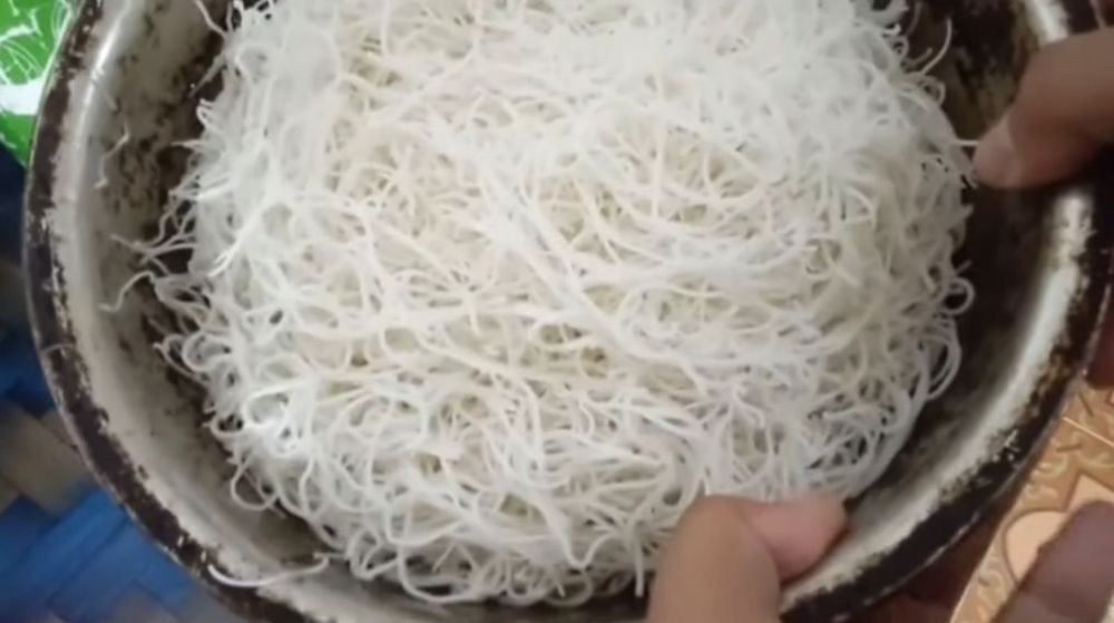 Bukan direbus, begini trik bikin bihun goreng yang lembut, antilembek, dan tak mudah basi