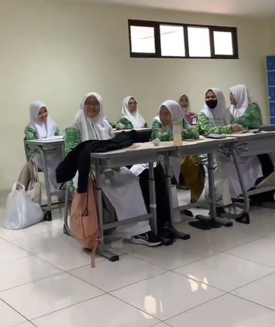 Begini jadinya kalau guru mengajar di kelas yang isinya Gen Z Twitter