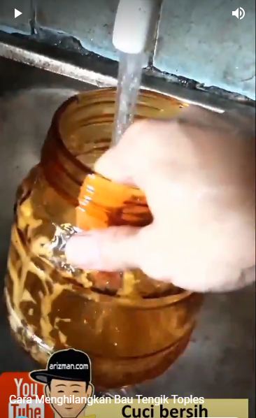 Cara mudah menghilangkan bau tengik pada toples kaca, ampuh pakai 1 bahan sederhana