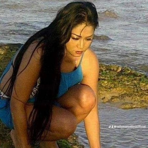 potret lawas Sally Marcellina © Instagram potret lawas Sally Marcellina © Instagram