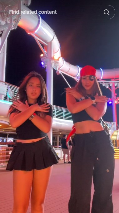 Mikhayla modis tiru sang ibu © berbagai sumber Mikhayla modis tiru sang ibu © berbagai sumber