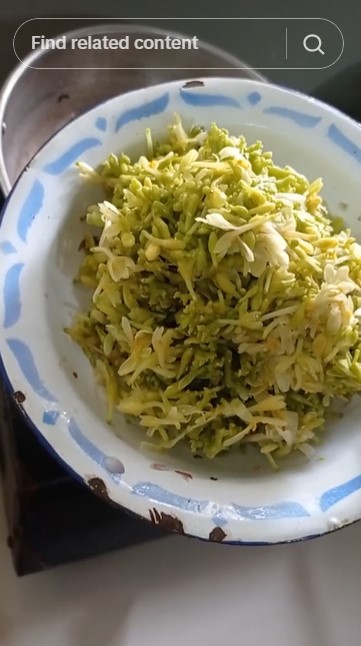 Bukan pakai daun jambu, ini trik merebus bunga pepaya biar tak pahit pakai 1 bahan dapur