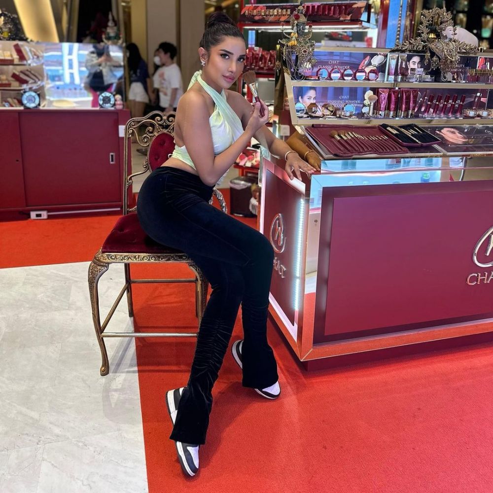 potret terbaru millen cyrus usai operasi hidung disebut mirip ayu azhari hingga priyanka chopra © berbagai sumber potret terbaru millen cyrus usai operasi hidung disebut mirip ayu azhari hingga priyanka chopra © berbagai sumber