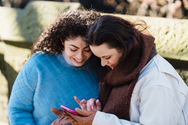 Cara menghasilkan uang dari HP untuk pelajar © 2023 brilio.net