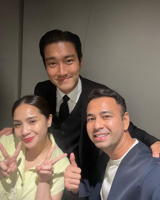 momen kedekatan Raffi Ahmad dan Choi Siwon © 2023 brilio.net momen kedekatan Raffi Ahmad dan Choi Siwon © 2023 brilio.net