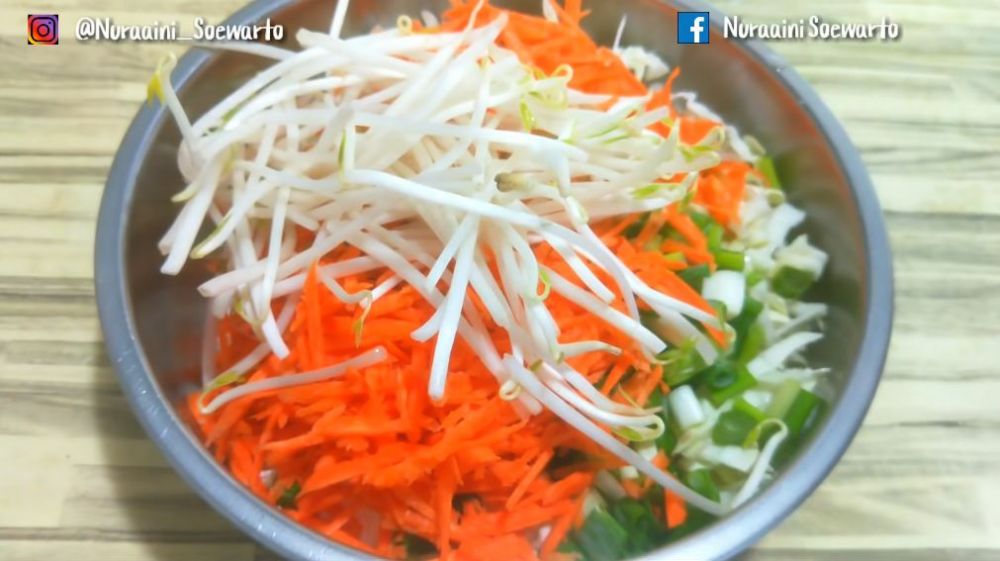 Cara membuat bakwan sayur tebal dan renyah hingga seharian tanpa baking powder, cukup tambah 1 bahan