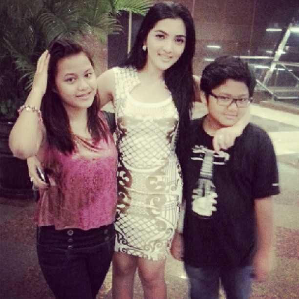 potret kedekatan aurel dengan ashanty © instagram potret kedekatan aurel dengan ashanty © instagram