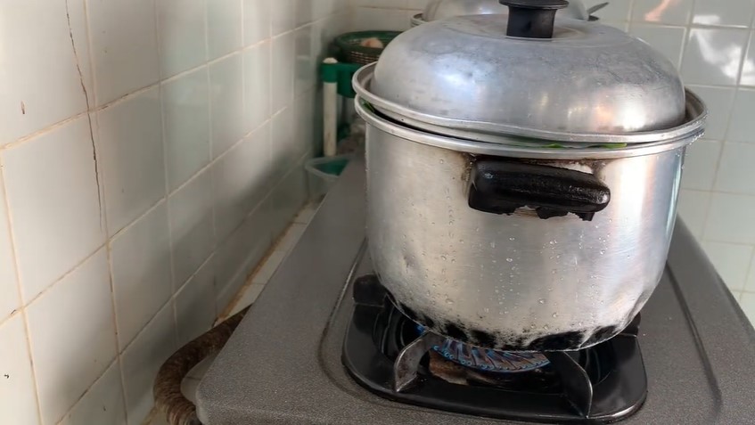 Bukan pakai tanah liat atau asam jawa, ini cara hilangkan pahit daun pepaya cuma pakai 1 bahan alami