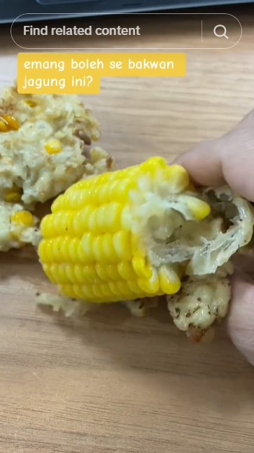 Bikin geleng kepala, bakwan jagung ala warganet ini simpel dibuat tapi auto kerja keras pas makan