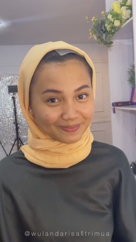 dirias jadul saat dimakeup ulang jadi cantik © 2023 brilio.net dirias jadul saat dimakeup ulang jadi cantik © 2023 brilio.net