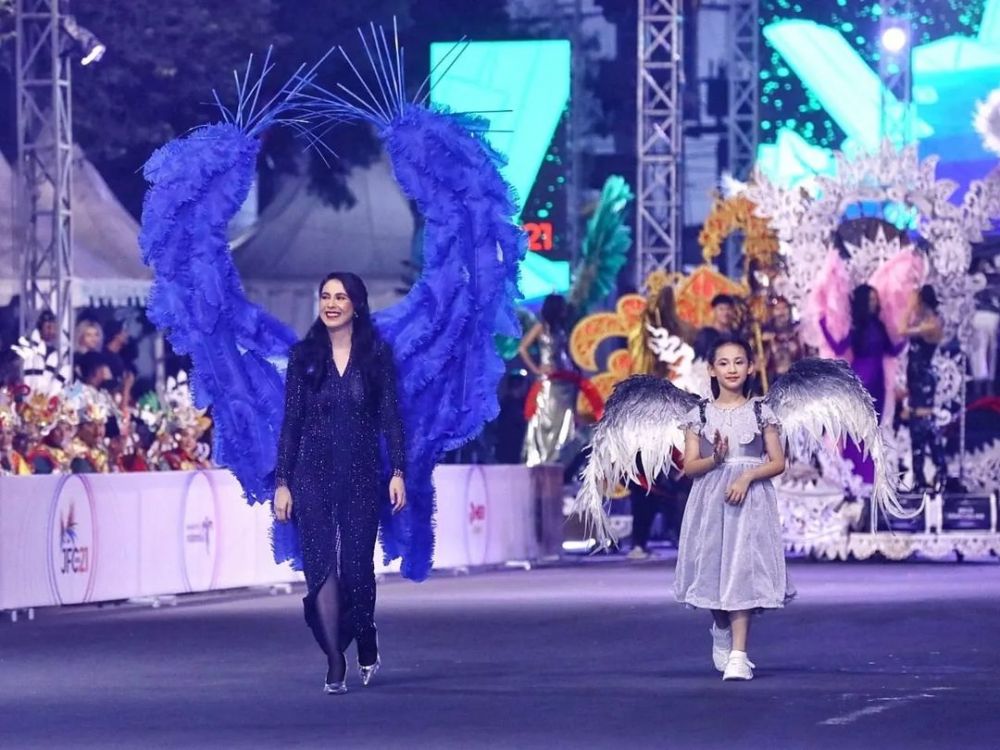 pesona seleb di JFC 2023, yuki kato sambil makan telur gulung © berbagai sumber