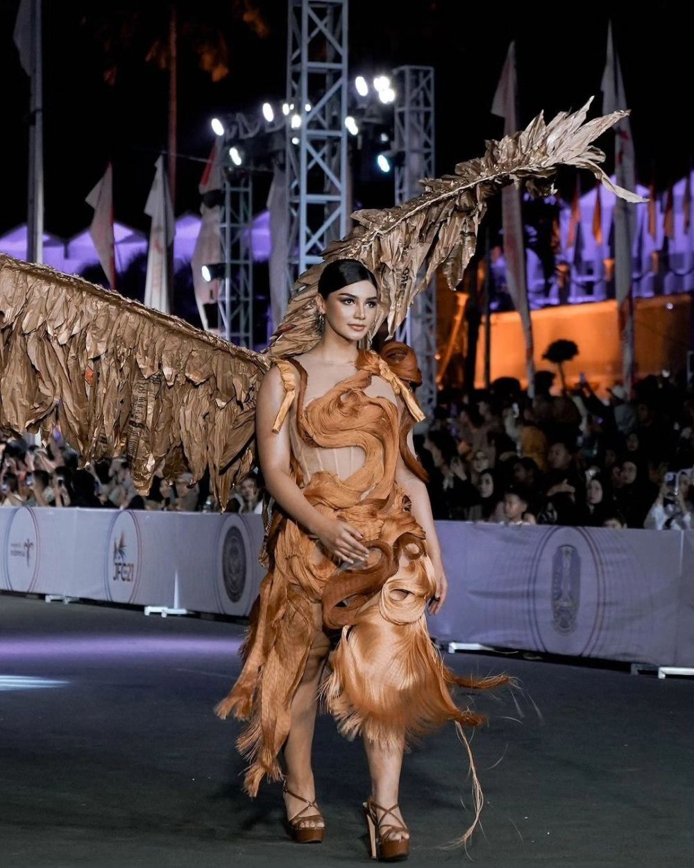 pesona seleb di JFC 2023, yuki kato sambil makan telur gulung © berbagai sumber