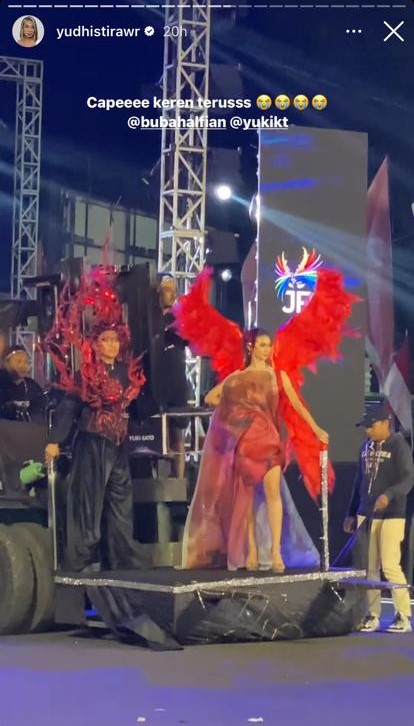 pesona seleb di JFC 2023, yuki kato sambil makan telur gulung © berbagai sumber