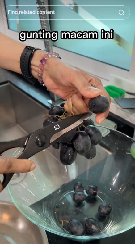 Tanpa direndam baking soda, ini cara mencuci anggur agar bebas lilin dan pestisida