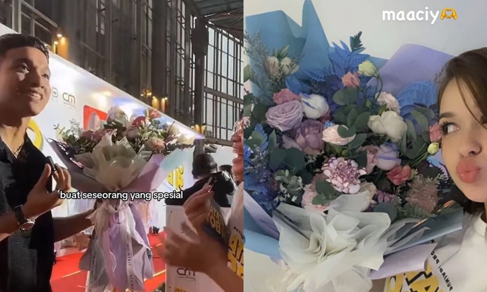 momen fadly faisal beri bunga ke rebecca klopper di gala premiere film © berbagai sumber