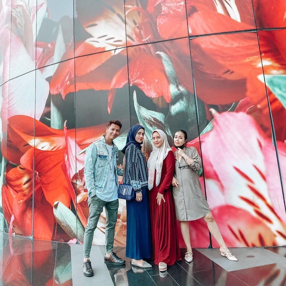 pasang pesinetron punya hubungan saudara © Instagram