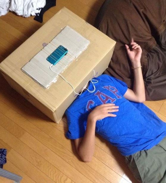 ide nyeleneh kaum mager nonton film di kamar Berbagai sumber