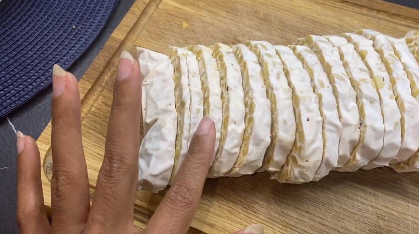 Bukan ditambah garam, ini cara menyimpan tempe agar awet dan tak berubah rasa hingga 3 bulan