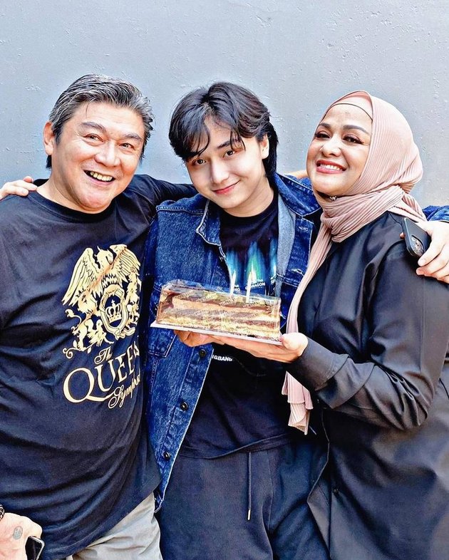 penyanyi 90-an bareng mantan suami © berbagai sumber penyanyi 90-an bareng mantan suami © berbagai sumber