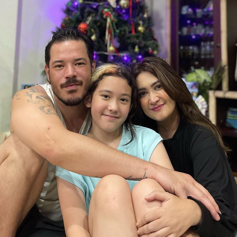 penyanyi 90-an bareng mantan suami © berbagai sumber penyanyi 90-an bareng mantan suami © berbagai sumber