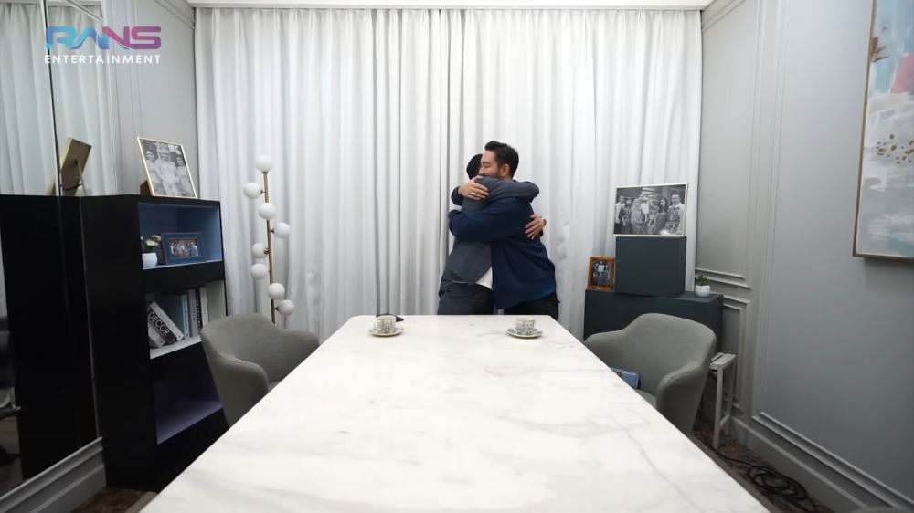 potret kedekatan suami seleb dengan kakak ipar © berbagai sumber