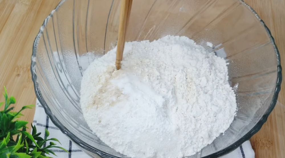 Tanpa telur dan ragi, begini trik meracik adonan cakwe agar hasilnya berongga dan mengembang sempurna