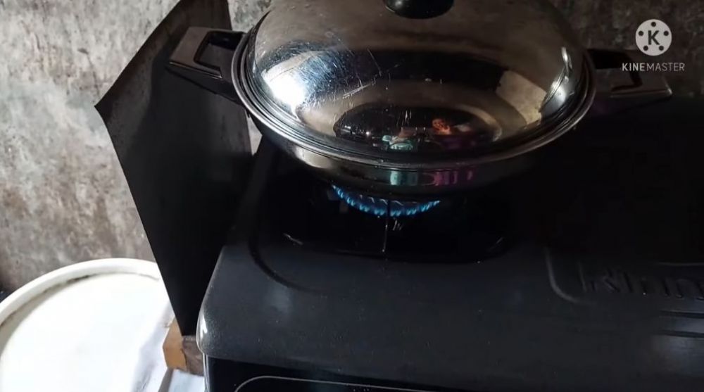 Tanpa direbus dan diungkep, begini trik mengempukkan daging ayam kampung pakai 2 bahan dapur