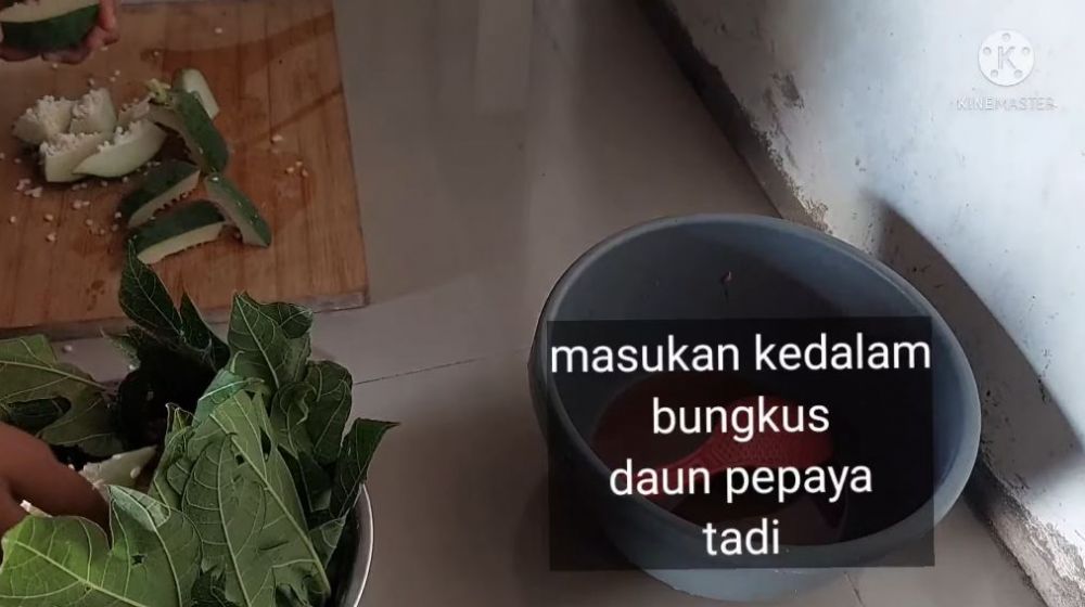 Tanpa direbus dan diungkep, begini trik mengempukkan daging ayam kampung pakai 2 bahan dapur