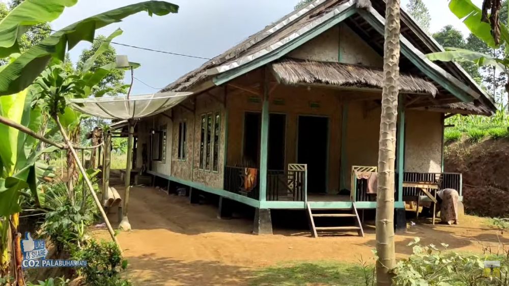 rumah bambu bebas dari ocehan tetangga © 2023 brilio.net rumah bambu bebas dari ocehan tetangga © 2023 brilio.net