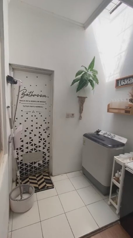 kamar mandi jadi elit © 2023 brilio.net kamar mandi jadi elit © 2023 brilio.net