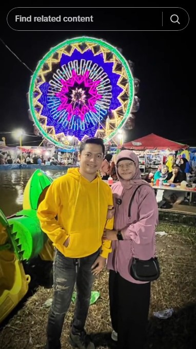 Yuni Manurung dilamar Abdul © TikTok Yuni Manurung dilamar Abdul © TikTok