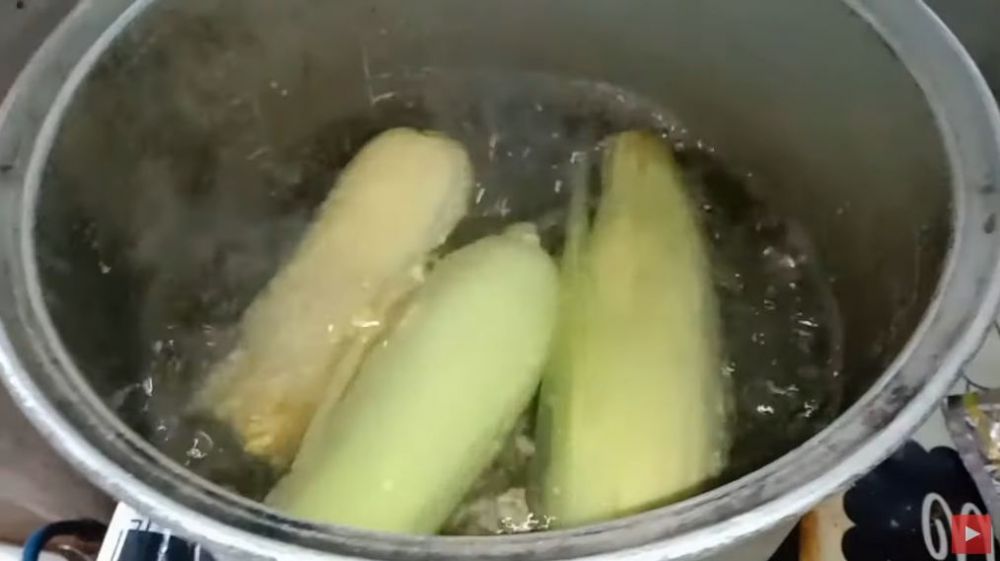 Cukup 5 menit, ini cara merebus jagung agar empuk dan tak mudah keriput meski sudah dingin