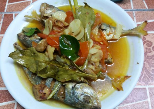 15 Resep pesmol ikan kembung, enak, sederhana, dan mudah dibuat