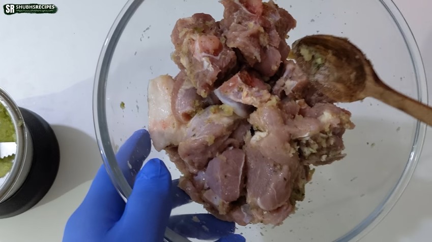 Tanpa baking soda atau nanas, ini cara mengempukkan daging pakai 1 jenis buah