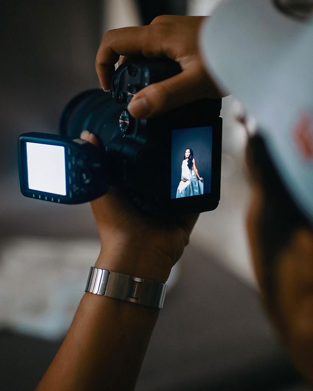 Yeni Inka jalani maternity shoot © Instagram