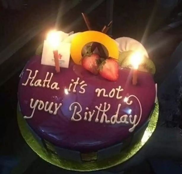 potret kocak tulisan di kue ulang tahun Berbagai sumber