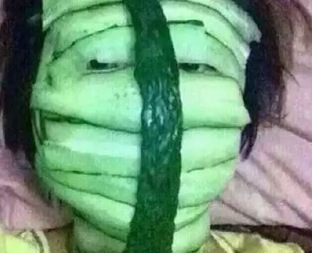 potret kocak orang pakai masker kecantikan Berbagai sumber