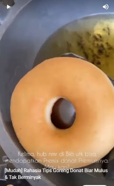 Trik menggoreng donat agar hasilnya mulus, antikempis, dan tak menyerap banyak minyak