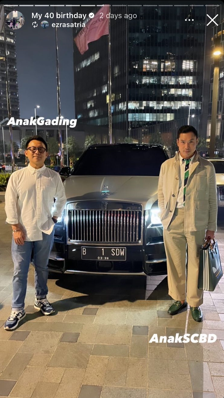 Sandra Dewi tunjukkan kado ultah © Instagram