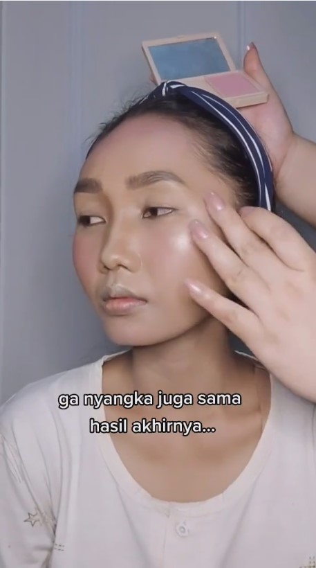 transformasi ART usai dimakeup jadi model © 2023 brilio.net transformasi ART usai dimakeup jadi model © 2023 brilio.net