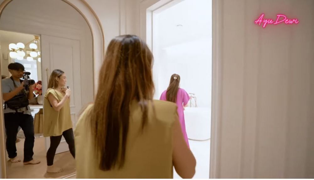 penampakan kamar mandi raffi © YouTube