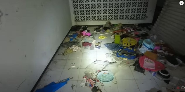 Rumah terbengkalai milik pemeran Mak Lampir © YouTube